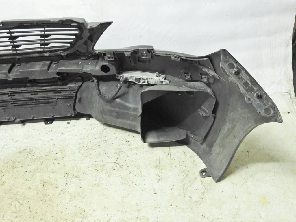 Peugeot 308 2 t9 13-17 ktvd бампер перед комплектный в Украине