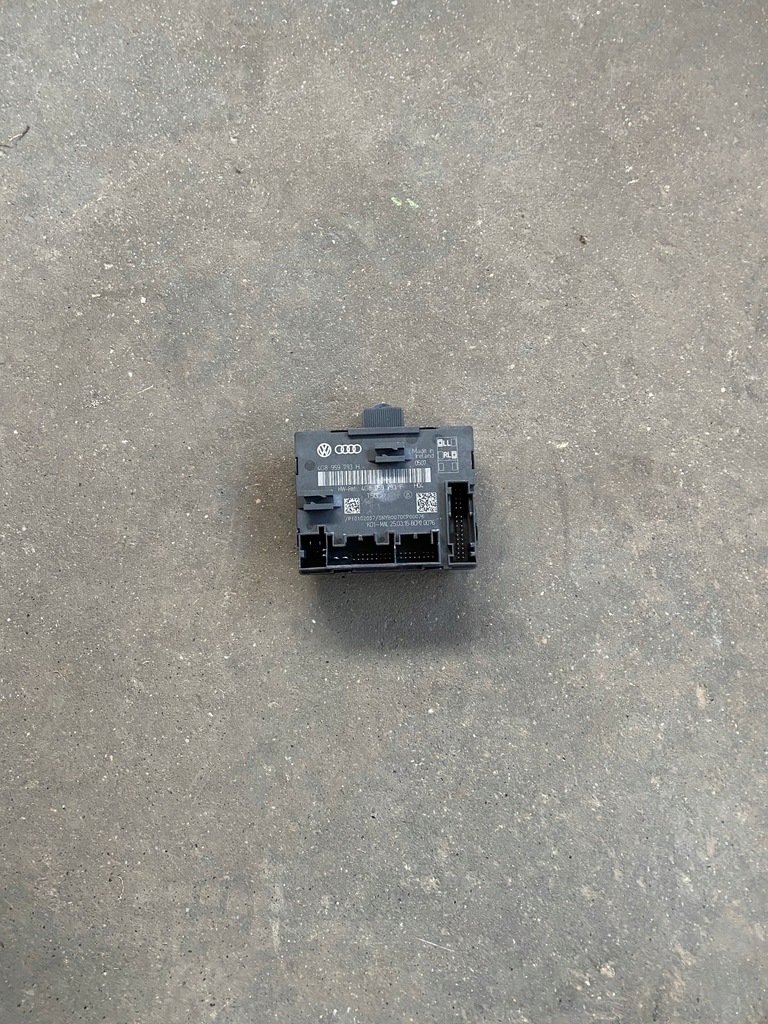 фото №1, Audi a6 c7 модуль блок управления дверь 4g8959793h