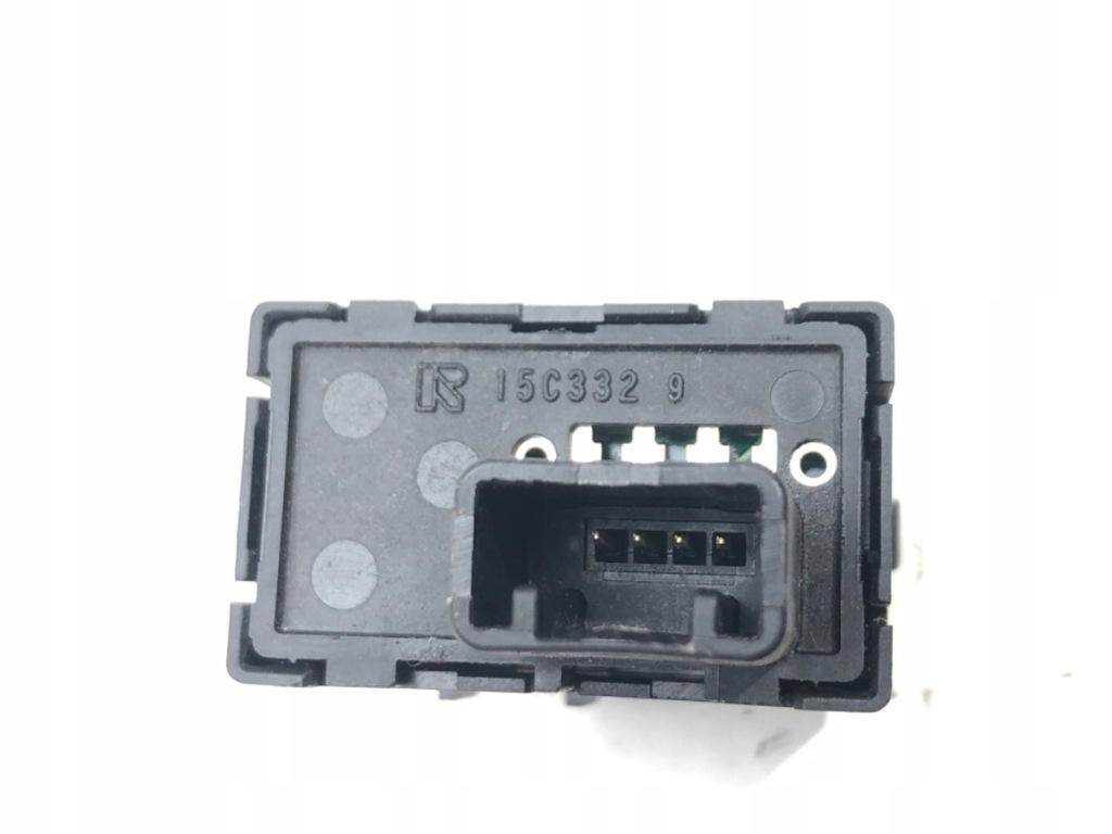 фото №3, Кнопка открывания крышки lexus gs 12-20 15c332