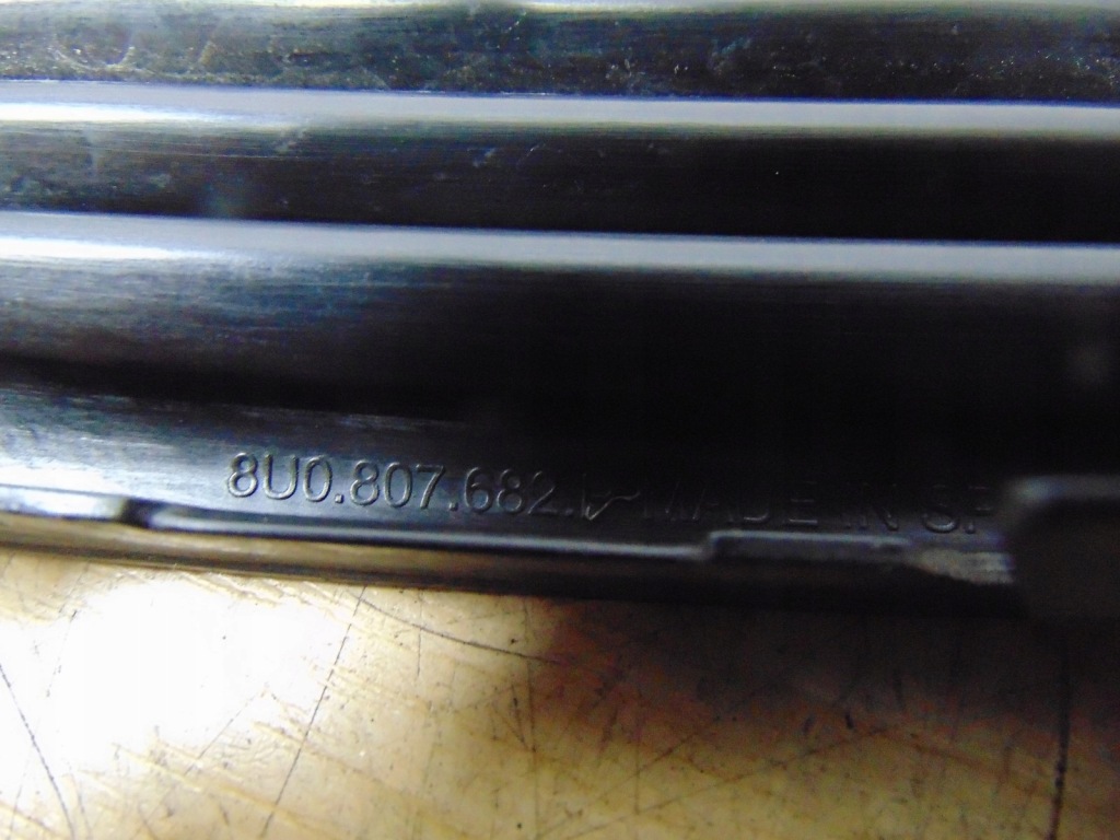 Решітка w бампер права audi q3 8u0807682p Оригінал