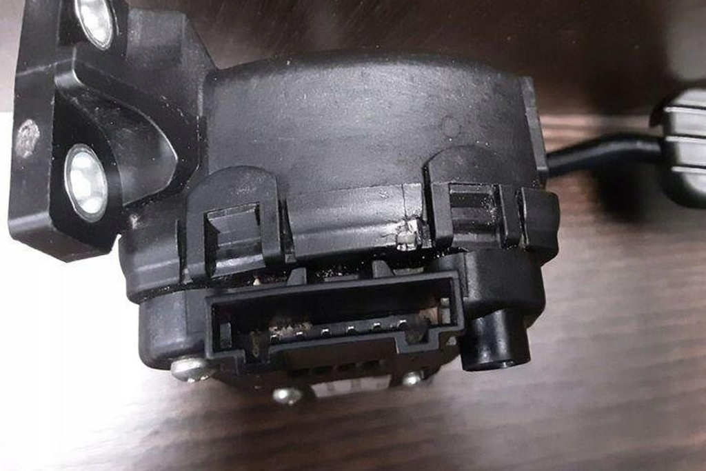 фото №7, Педаль газа nissan primastar фургон x83 7700313060 2.0l дизель 84kw 2008