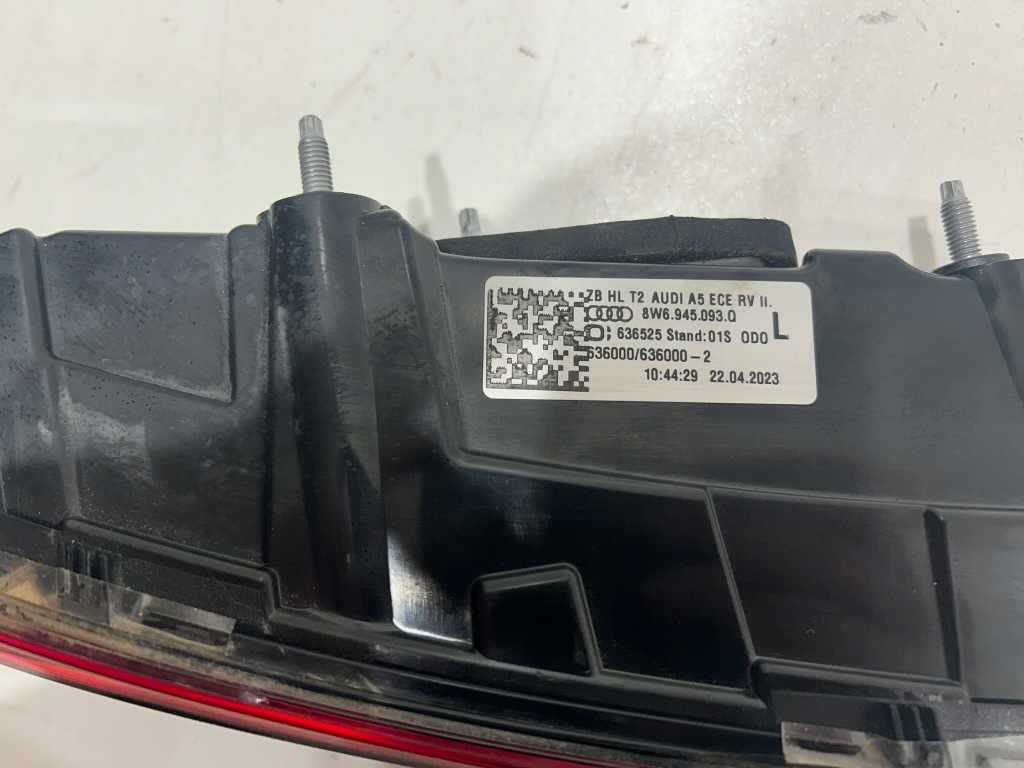 Audi a5 f5 8w фара задня ліва ліва задній led matrix w кришці  оригінал cała Зі Шроту