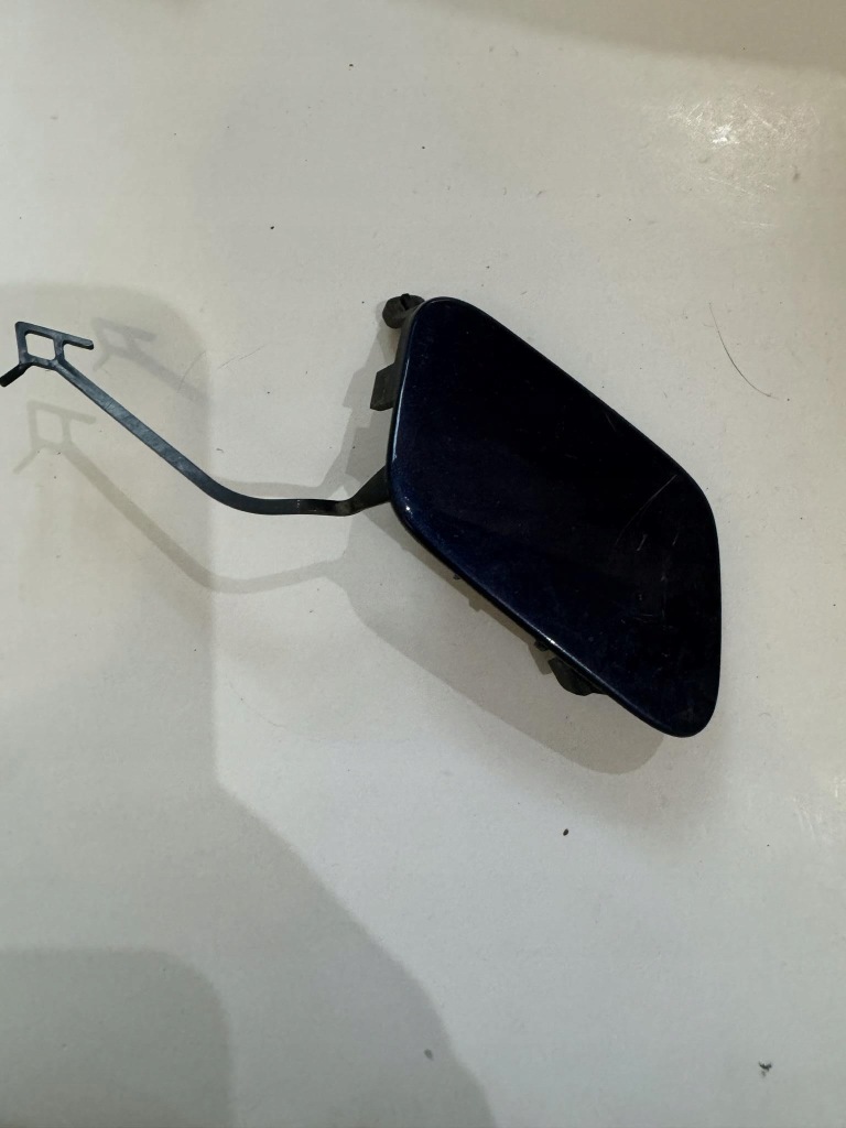 Купити Audi tt 8s0 14r. - заглушка фаркоп бампера перед 8s0807241