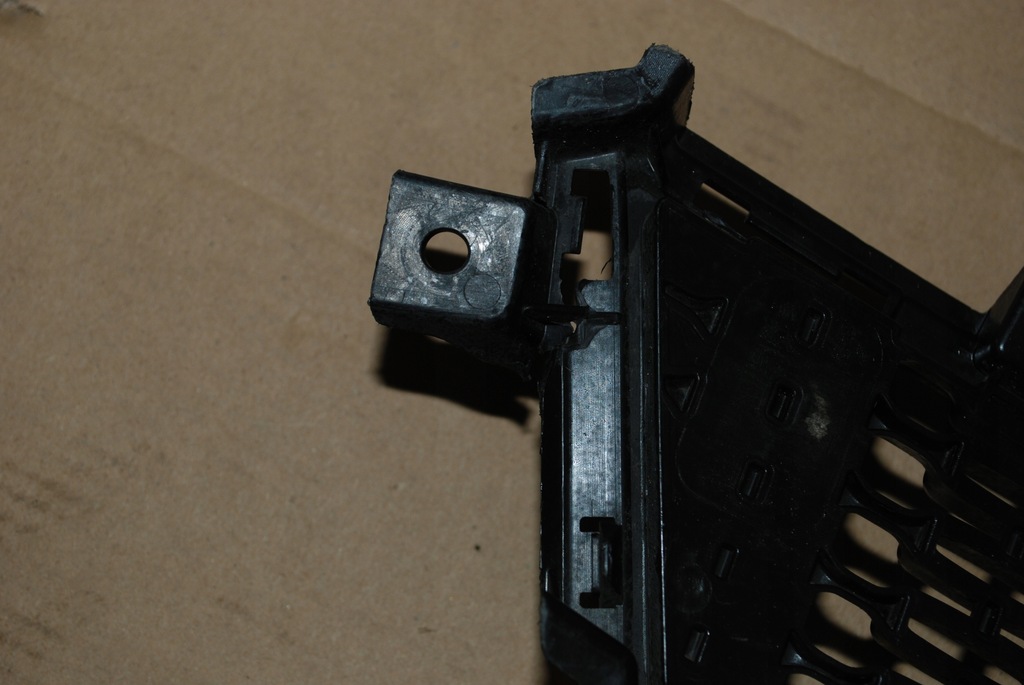 фото №10, Kia ceed ii lift 15- решітка середня решітка радіатора бампера перед 86560-a2600