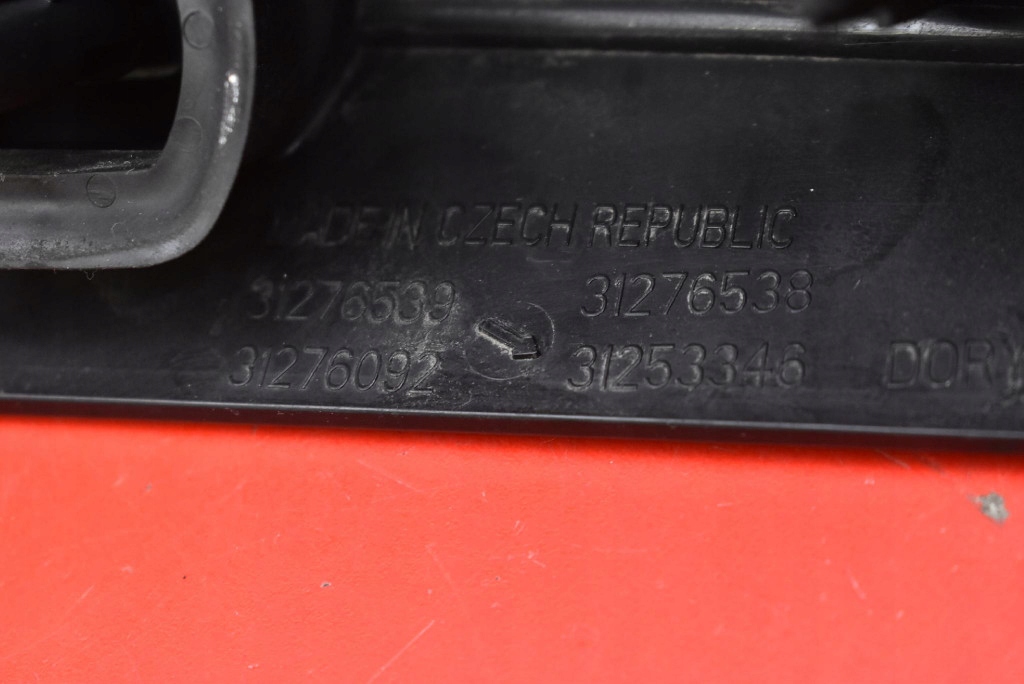 фото №16, Накладка крышки задняя задняя czarna 31253346 volvo v60 1 i kombi 10-13