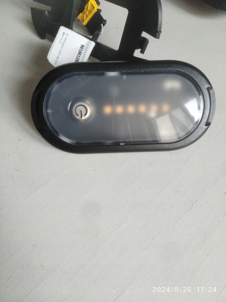 фото №1, Лампа led peugeot partner 9818012980-00