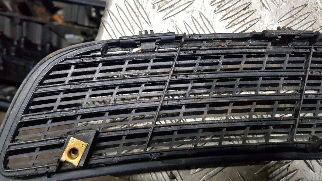 фото №14, Mercedes w203 впуск повітря капот 189