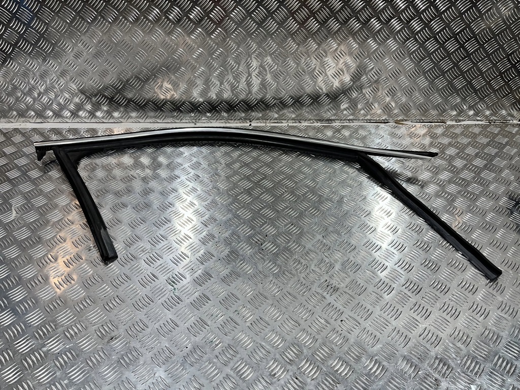 фото №1, Молдинг прокладка двері перед права audi a3 8v 12-