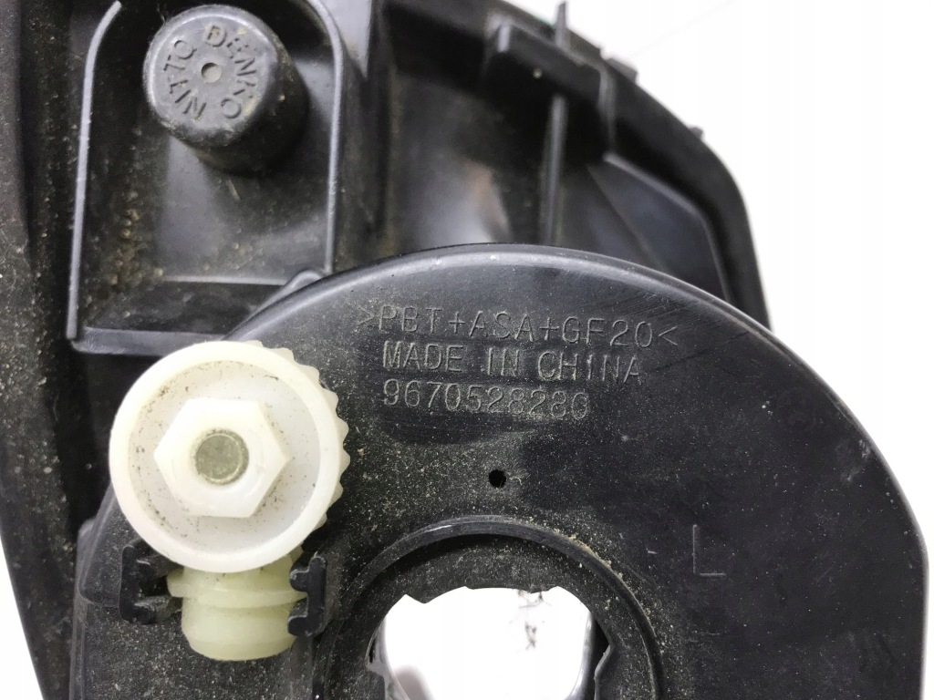 Лампа протитуманна перед права peugeot 308 408 308cc 308sw 9670528280 Доставка