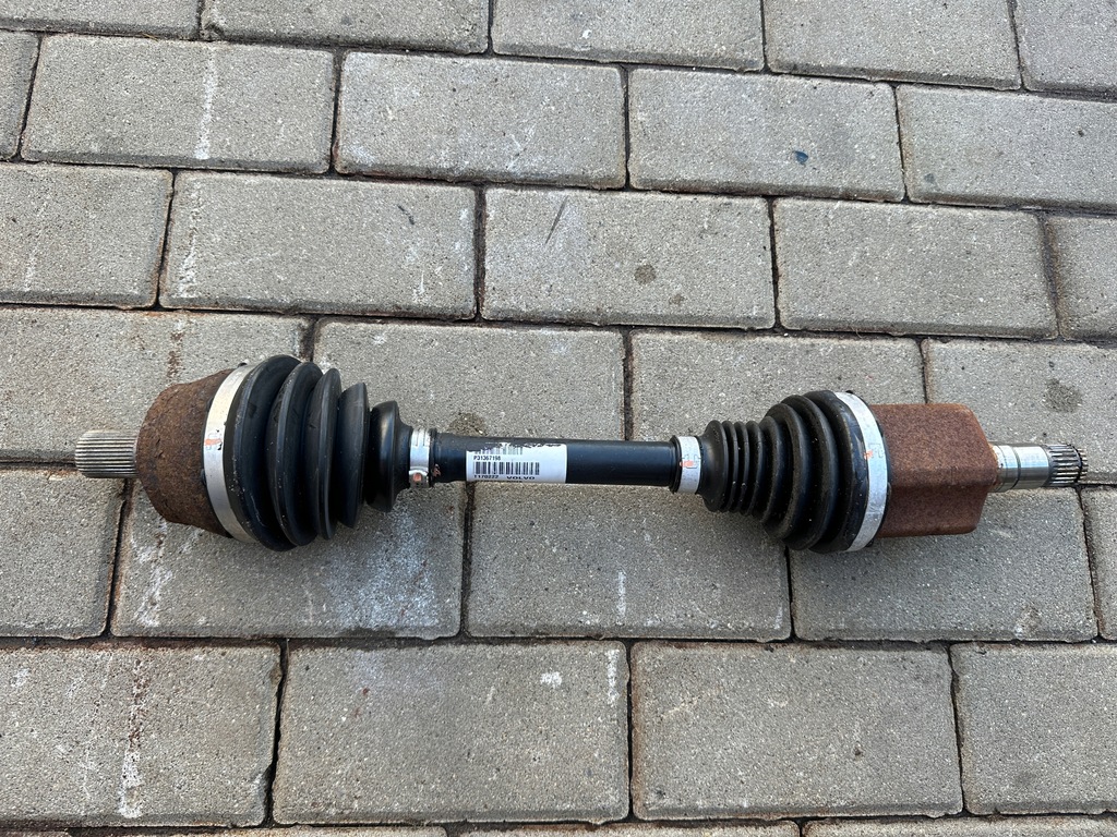 фото №1, Volvo v40 12-19 привідний вал ліва передня 31367198