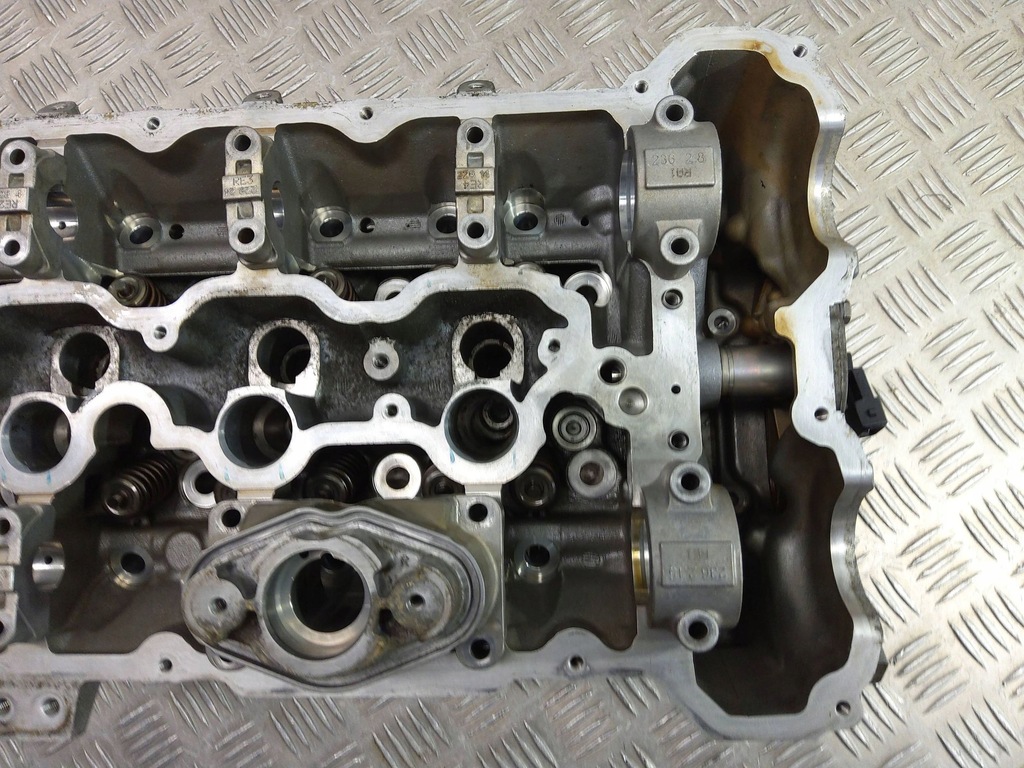 фото №8, Bmw 7 f01 f02 f03 f04 2008 перед головка двигателя