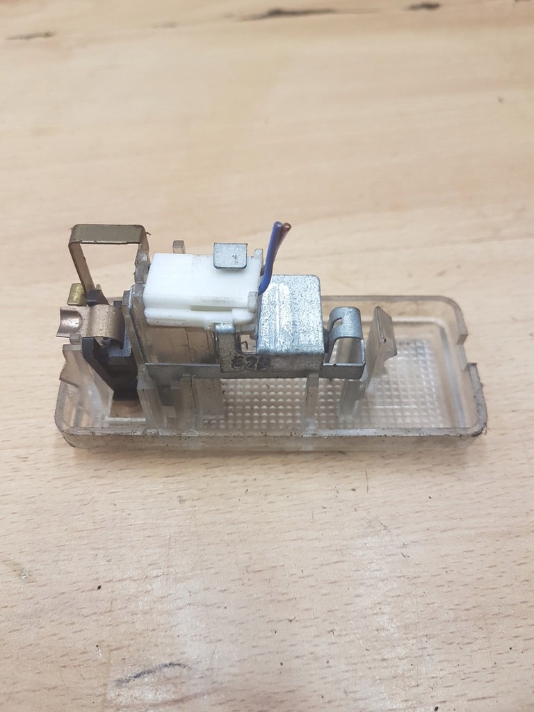 фото №3, Лампа освещение салона mazda 5 cr premacy