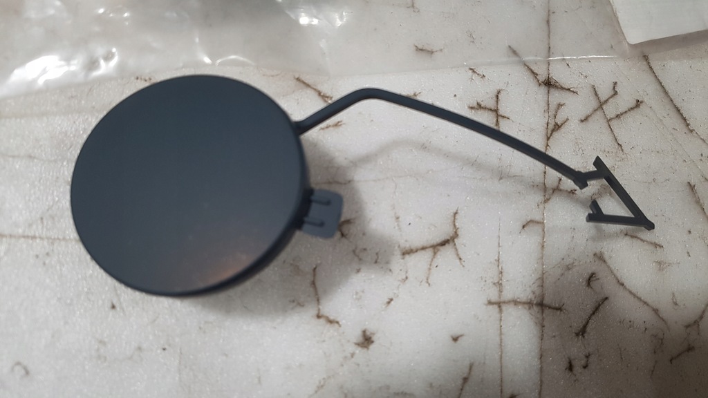 фото №1, Заглушка фаркоп перед бампер vw touareg 2018- правая новый оригинал