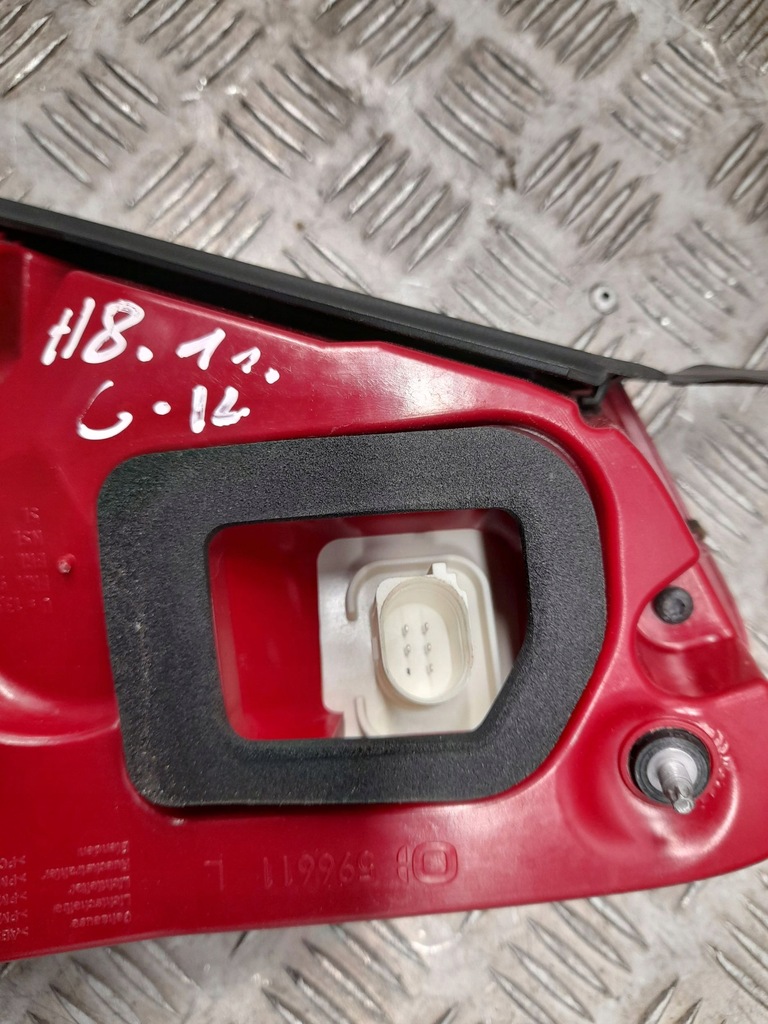 фото №6, Audi a8 s8 d4 4h 2013 задняя сторона левая лампы задний крышки багажника