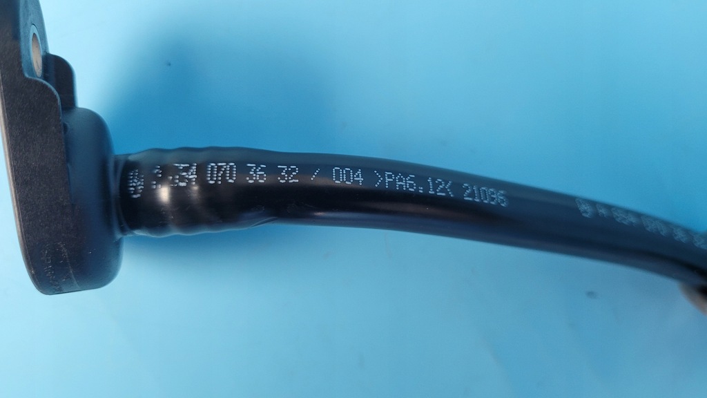 фото №11, Mercedes w206 c220 21r шланг вакуумa a6540703632