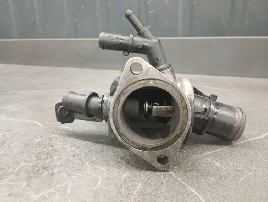 D2f004tt термостат alfa romeo 159 2.4jtd Оригинал