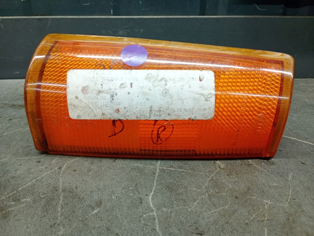 Купить Kierunkoswkaz правый opel kadett 89r hella