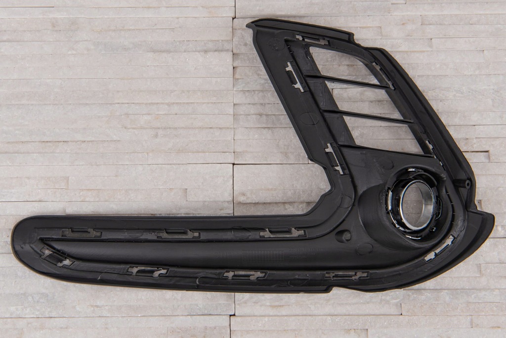 фото №12, Hyundai elantra vi ad решітка бампера заглушка лампи права 86564f2300