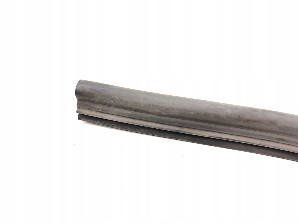 фото №7, Skoda enyaq iv 2023 прокладка капот