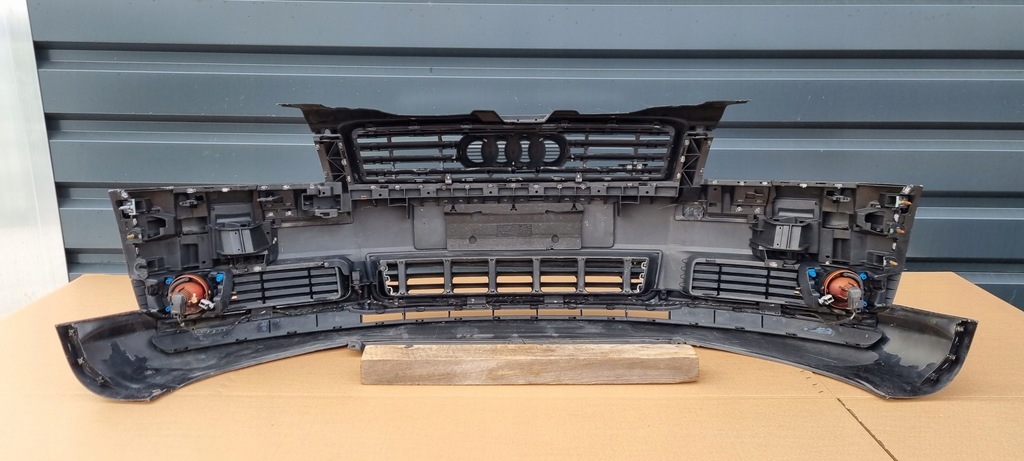 фото №9, Audi a8 d3 бампер перед bez отверстий оригинал b080