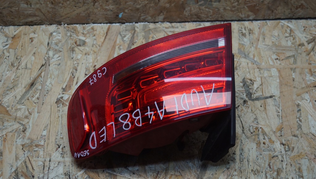 Фара праві задній audi a4 b8 седан led 8k5945096b Зі Шроту