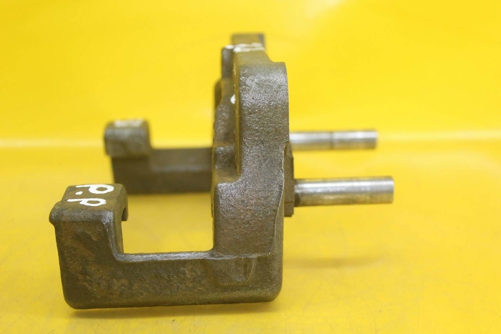 фото №8, Скоба скоба суппорт правый перед bmw e60 4278