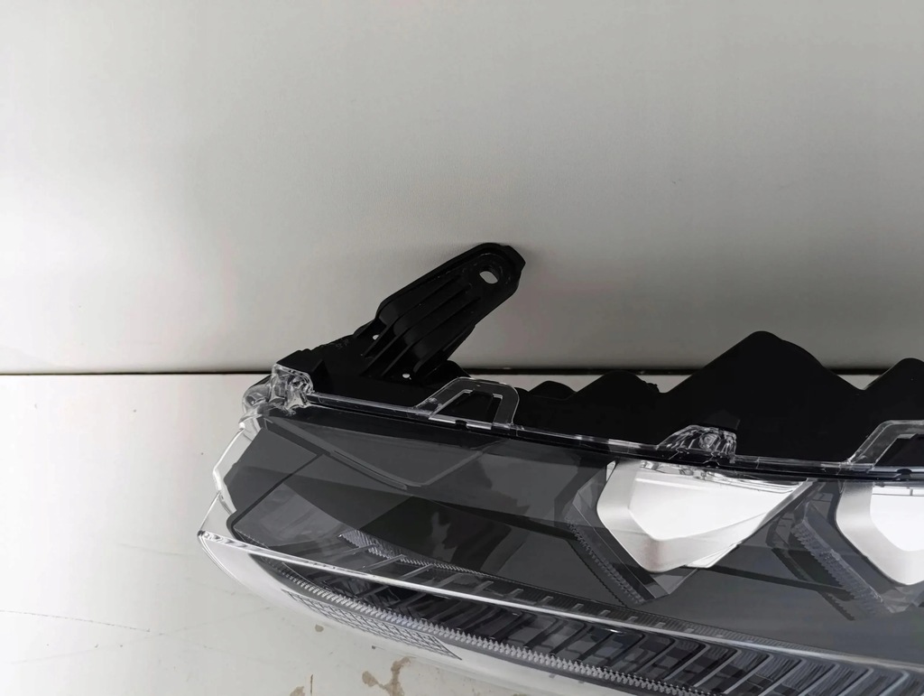 фото №4, Лампа левая перед toyota corolla cross full led