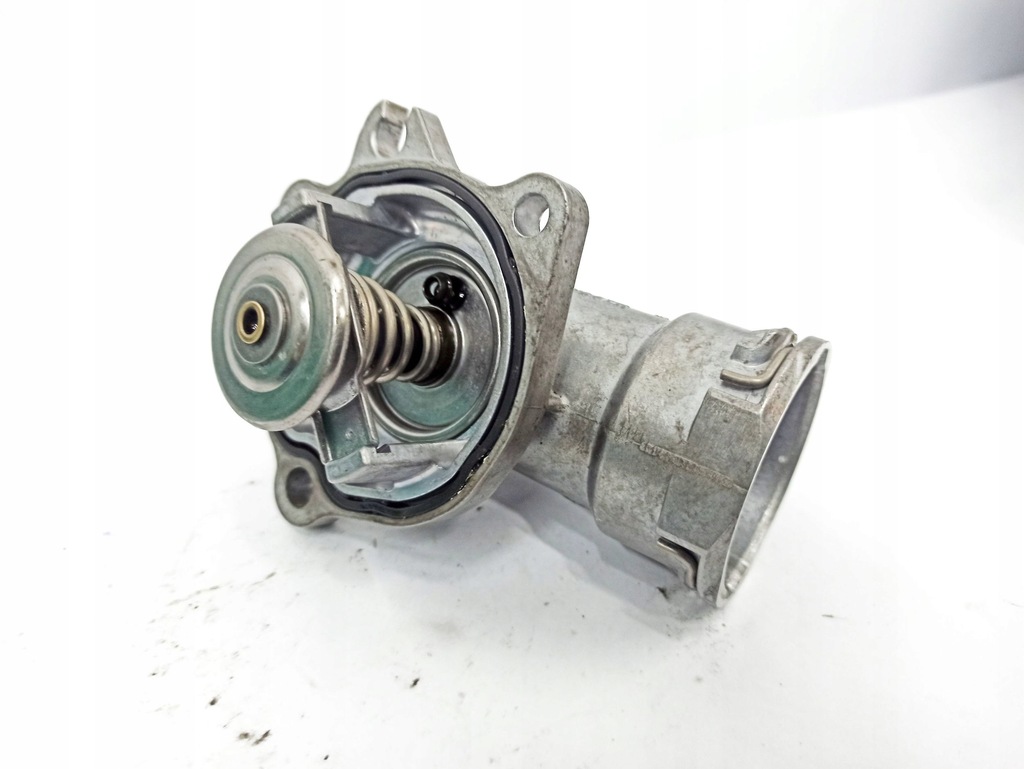 фото №8, Mercedes-benz r w251 2012 корпус термостатів