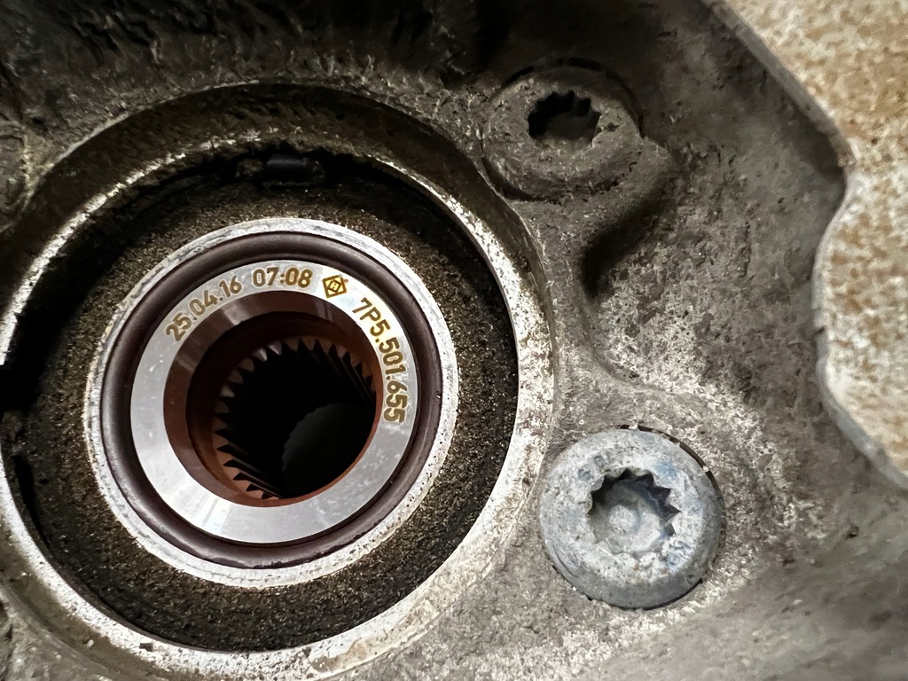 фото №7, Поворотный кулак ступица задняя правый porsche cayenne ii 7p5 gts 4.8 v8