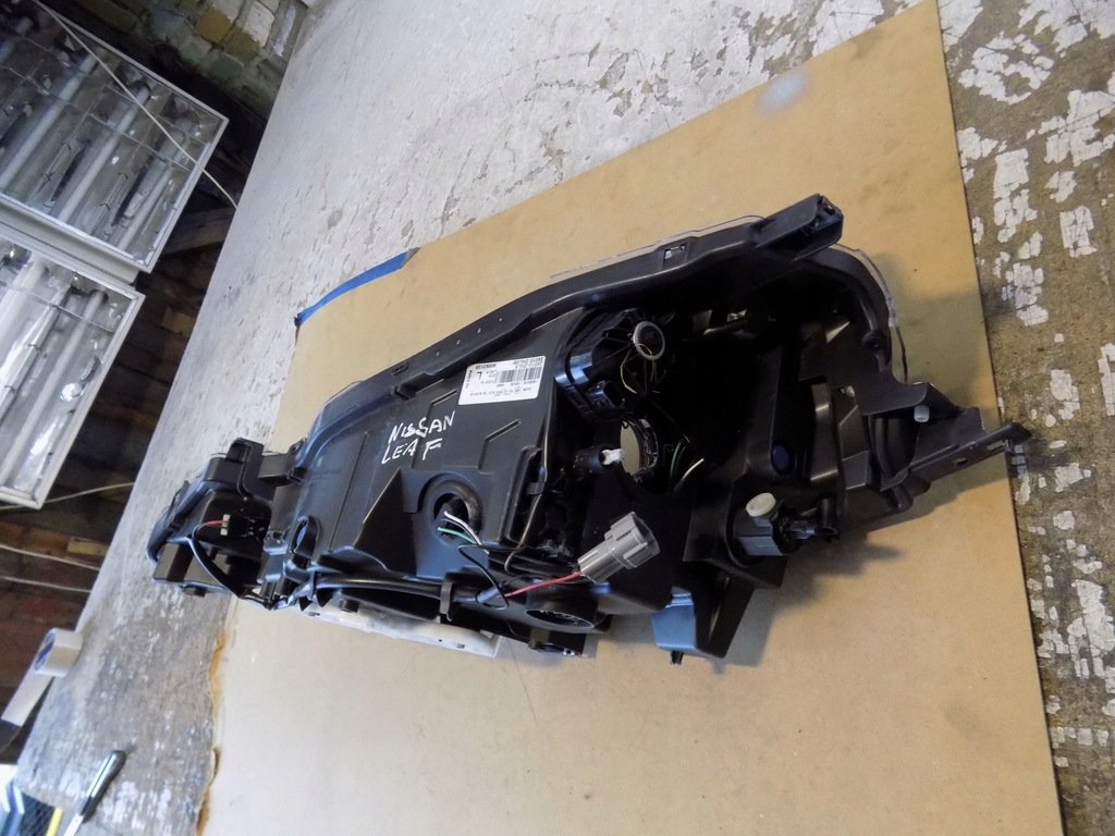 фото №11, Лампа правая перед nissan leaf i 26010-3nlx 10-17r