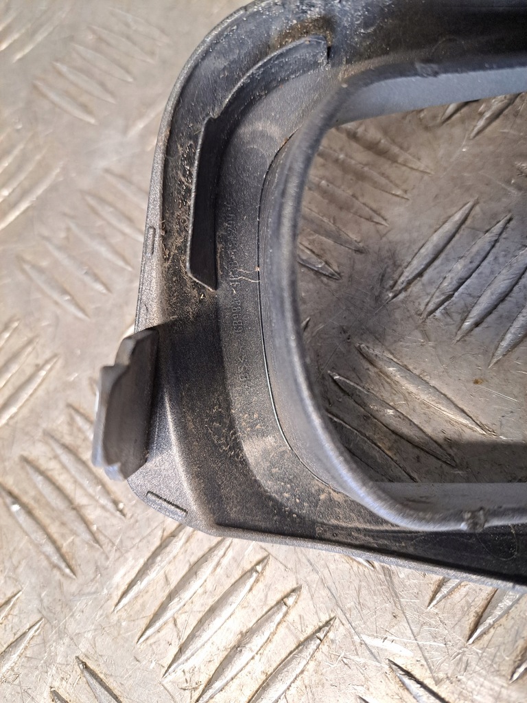 фото №5, Ford ranger 2019 r 3.2 tdci рамка противотуманной фары jb3b-15a299-c