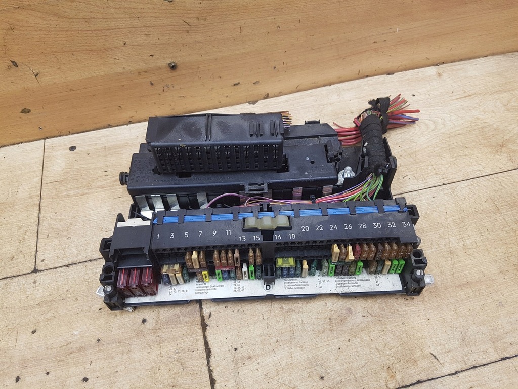 фото №1, Коробка запобіжників bmw e46 2.0d