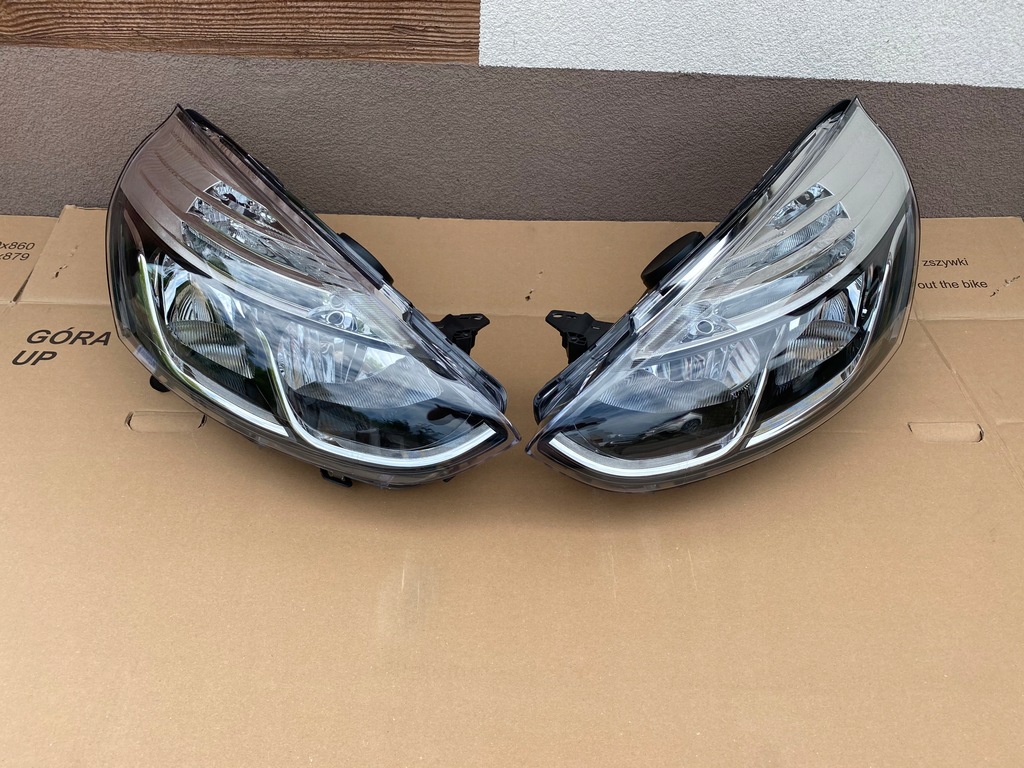 фото №1, Renault clio iv 2012 - лампа передняя левая + правая