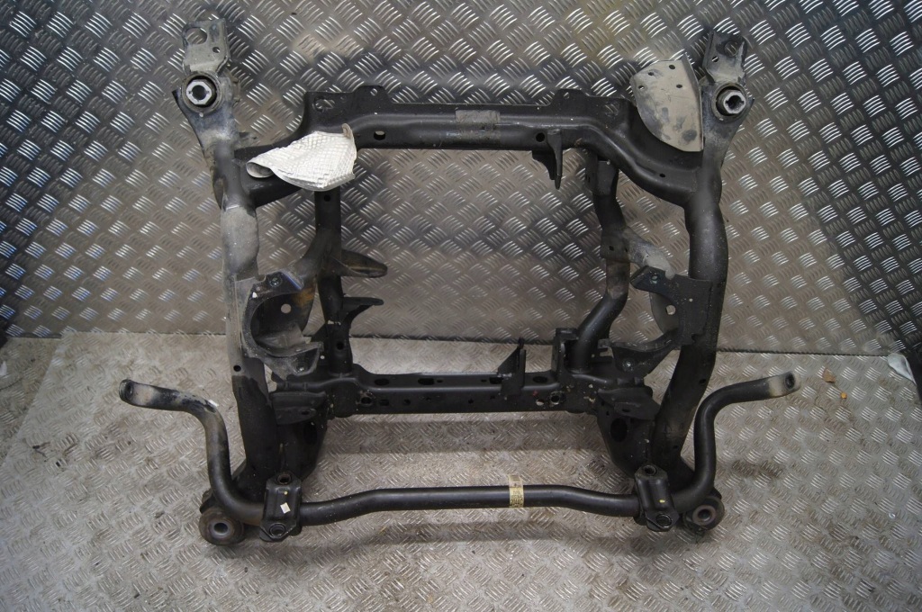 Купить Dodge durango 3 рестайлинг  подрамник подрамник под двигатель 2wd