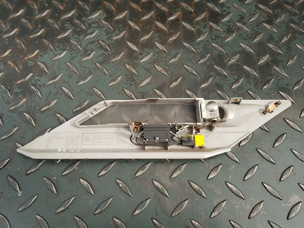 фото №9, Лампа освещение кабины 8 368 844 правая bmw e38