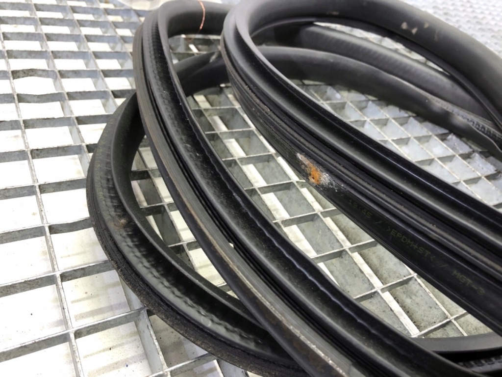 Прокладка mini r56 хетчбек 05-14 7151383 Ціна