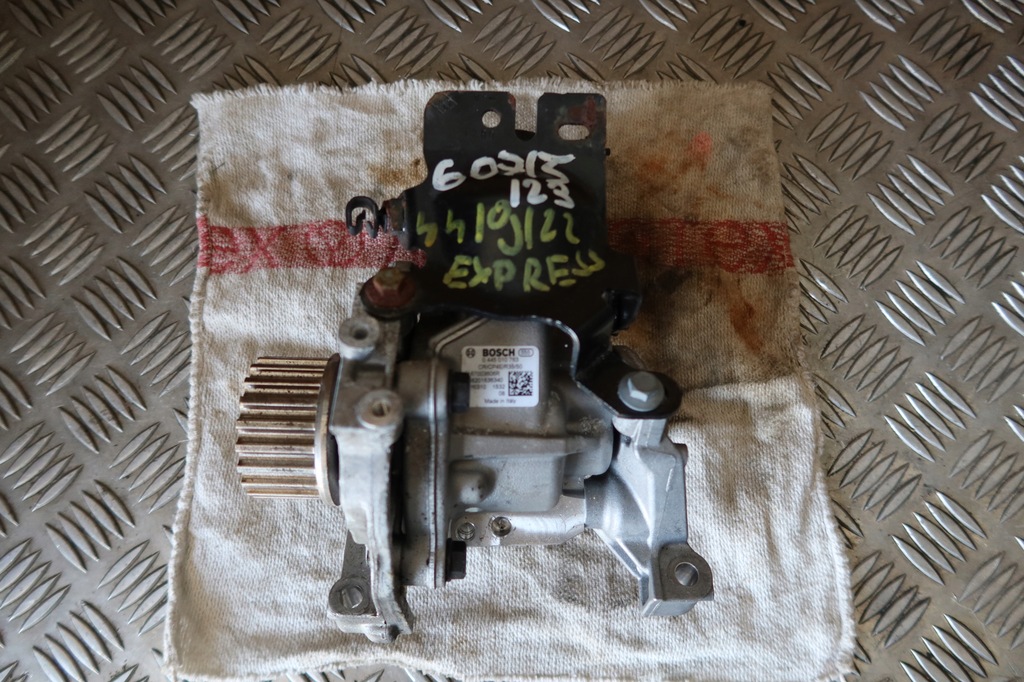 фото №1, Насос впрыскная renault express 1.5 dci 167003606r