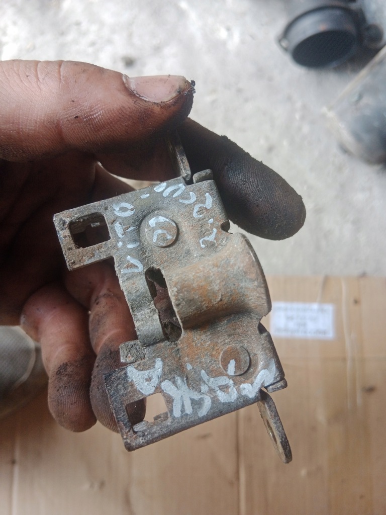 фото №1, Замок капот mercedes vito w638