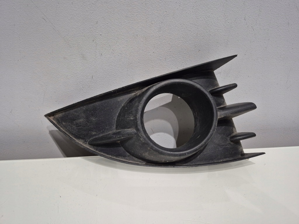 Купити Renault scenic 2 06-09 рестайлінг  решітка бампера правий перед оригінальна