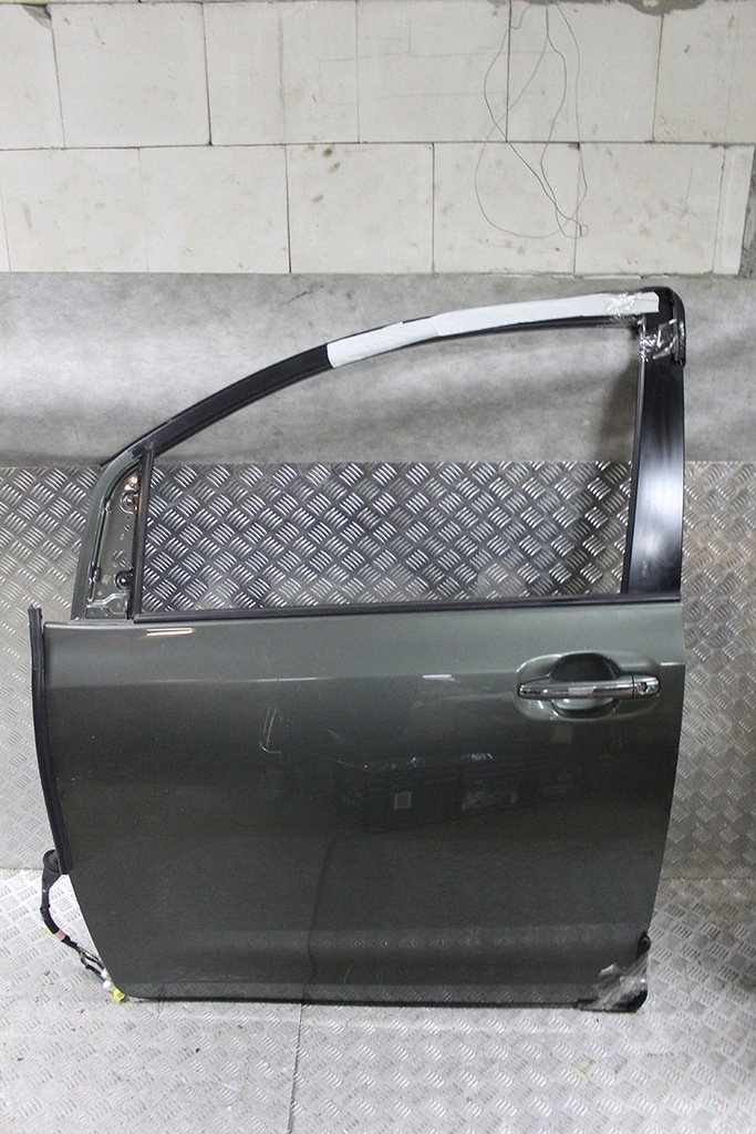 фото №1, Toyota sienna 2016 дверь левая передние водителя