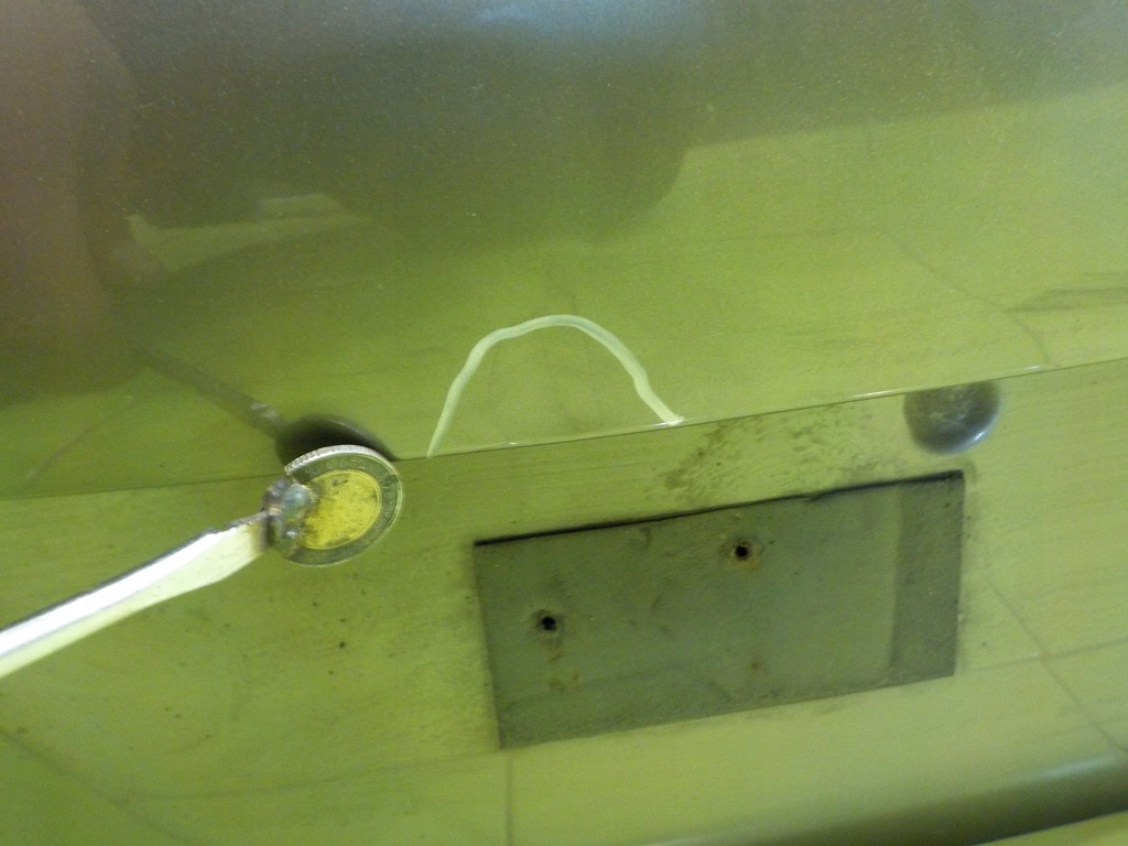 фото №5, Peugeot 208 i 1.4 e-hdi 13r hb 5d крышка багажника задняя комплектная