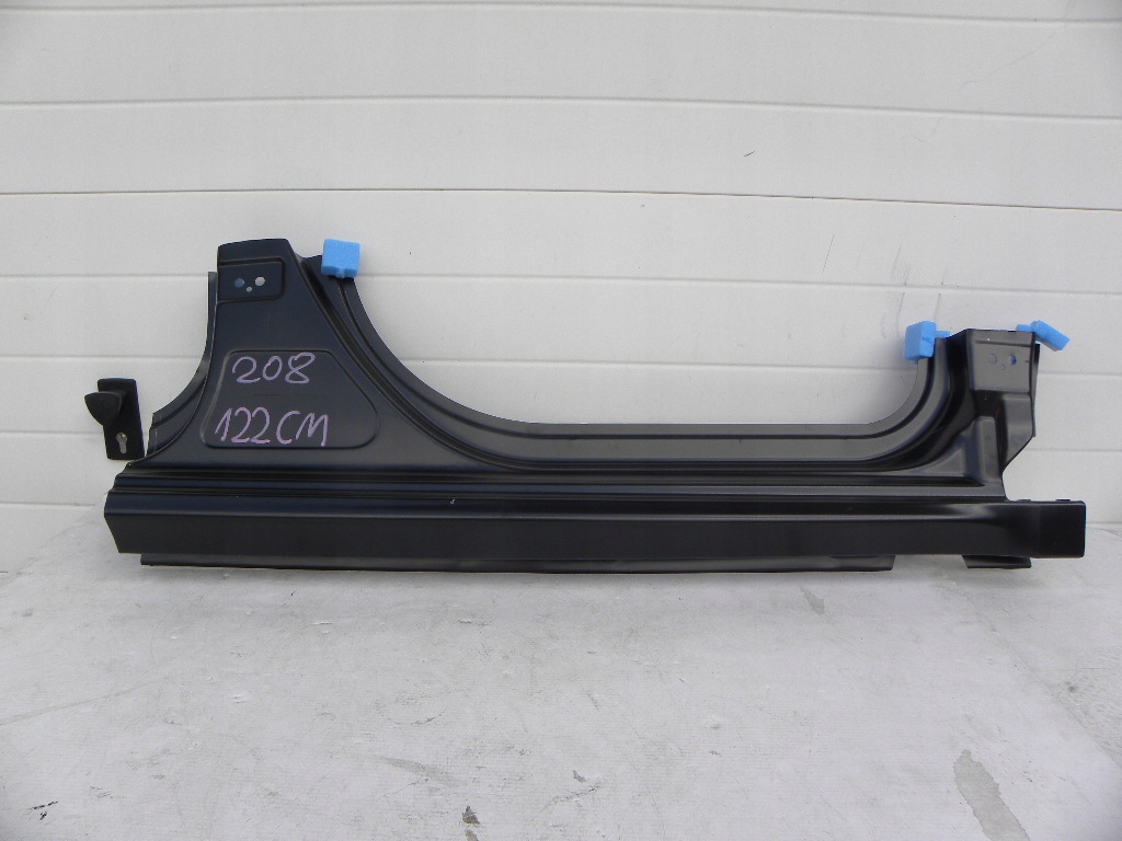 фото №1, Peugeot 208 порог правая сторона 122 cm