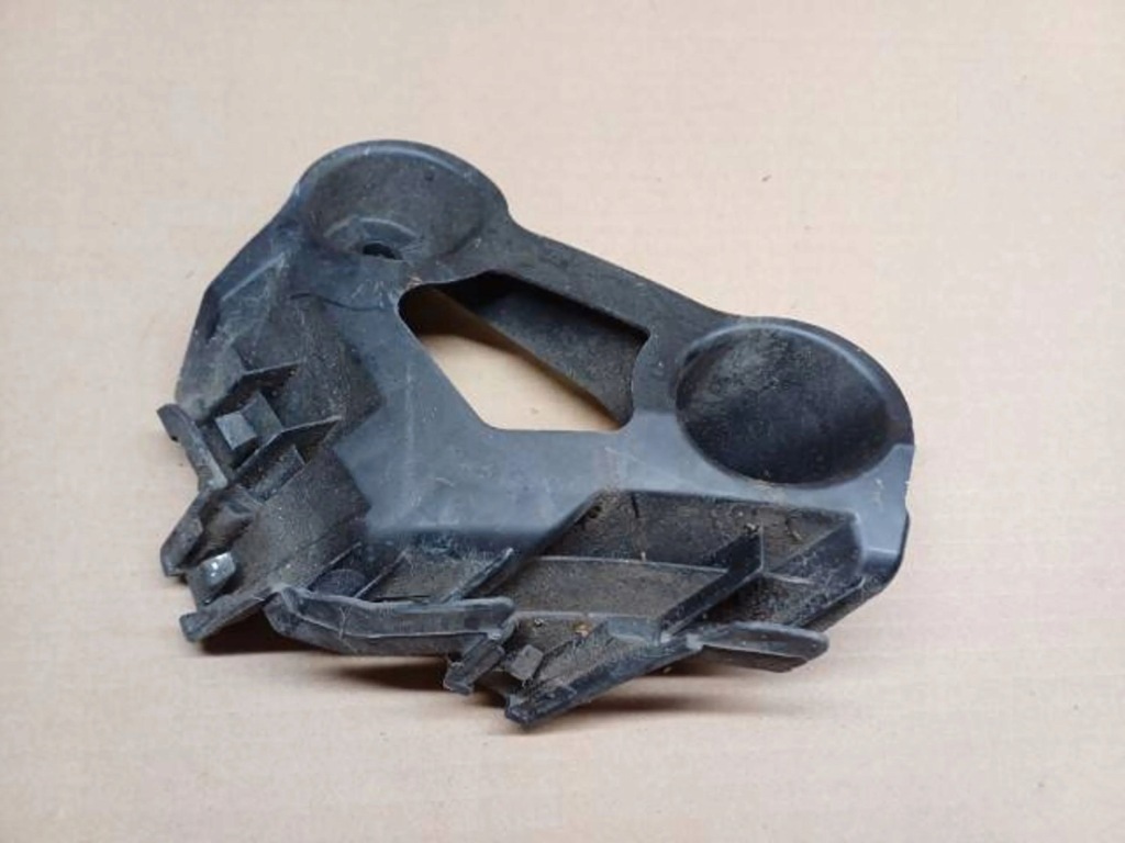 фото №1, Skoda scala напрямна кронштейн бампера правий задня 657807394a