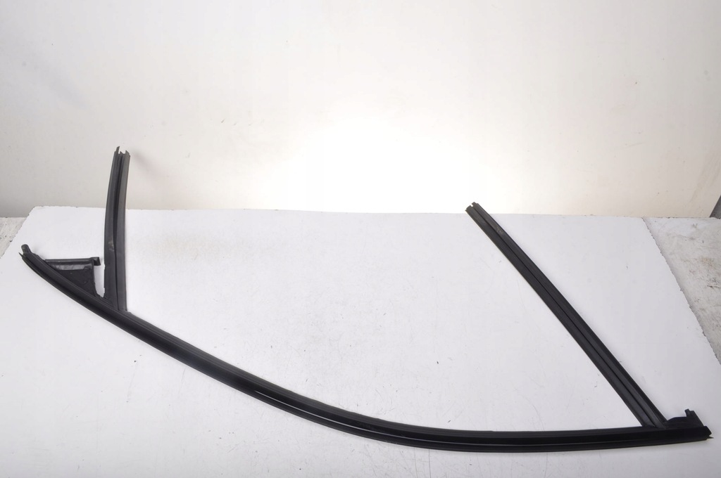 фото №1, Volvo xc90 ii молдинг прокладка дверь правый перед