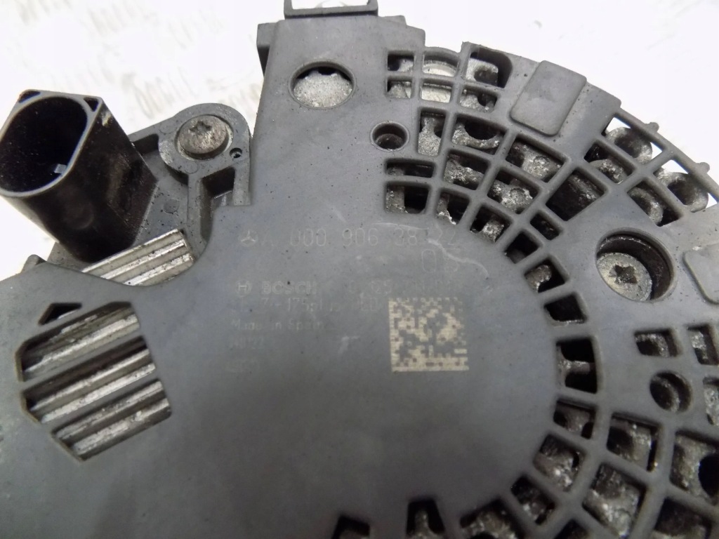 фото №2, Mercedes w176 генератор 1.5 dci