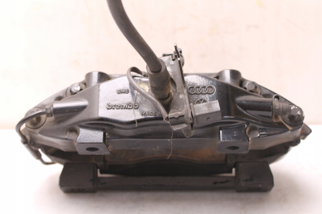 фото №4, Audi r8 420 06- суппорт тормозной правый задняя