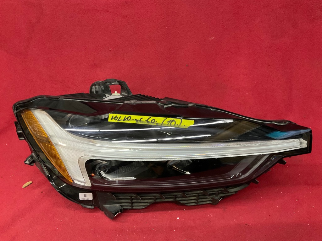 Купить Volvo xc60 рестайлинг  2021- фара фара full led система правый  черная америка