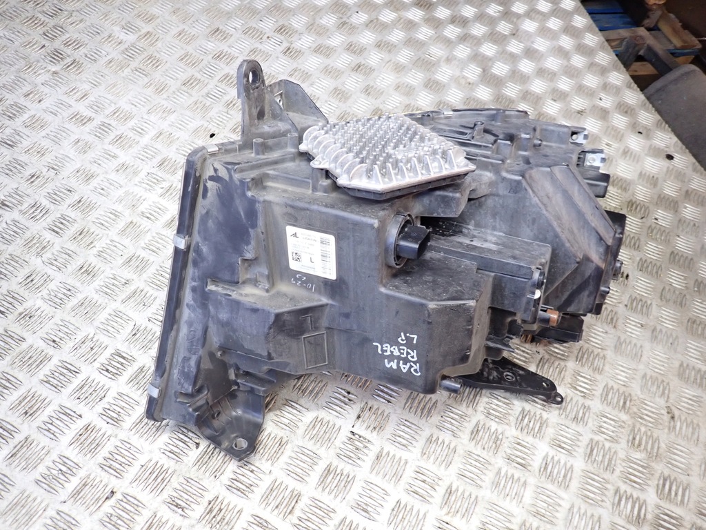 фото №9, Лампа передняя левая led czarna kpl dodge ram v rebel laremie 2019-