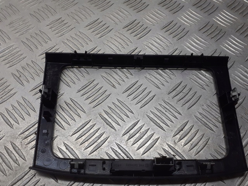 фото №3, Рамка радіо vw passat b6 3c0858069