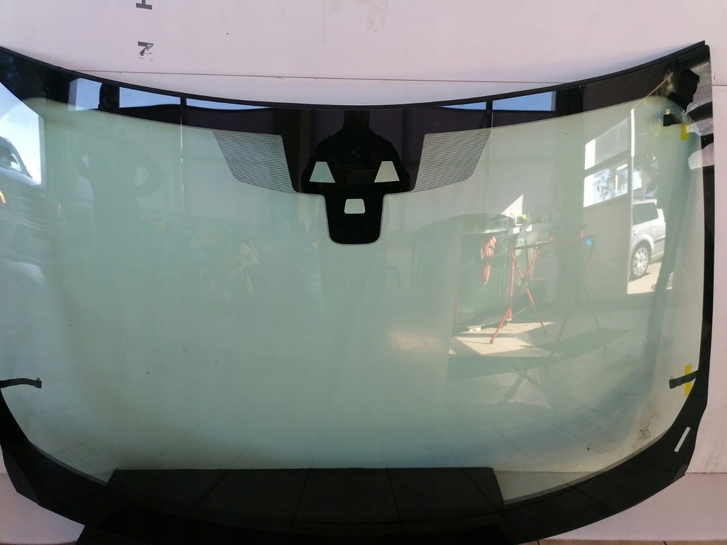 фото №1, Стекло лобовое land rover discovery v